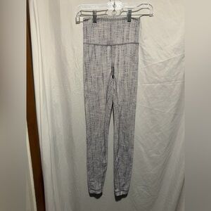Lululemon Grey/Purple High-Waist Grey Patterned Women's Leggings Sz 2